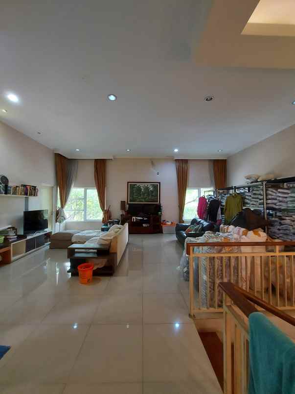 dijual rumah jalan raya bintaro kampus