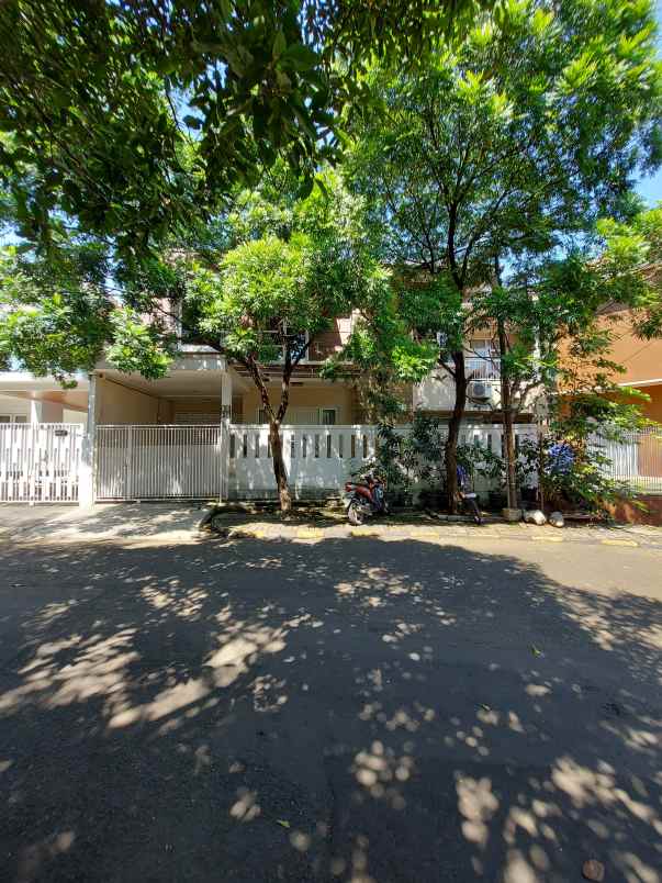 dijual rumah jalan raya bintaro kampus