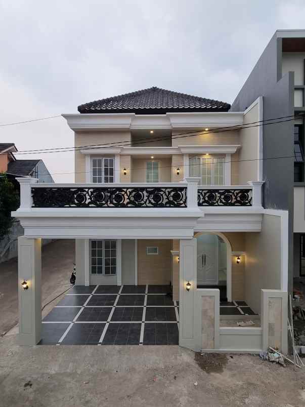 dijual rumah jalan raya depok