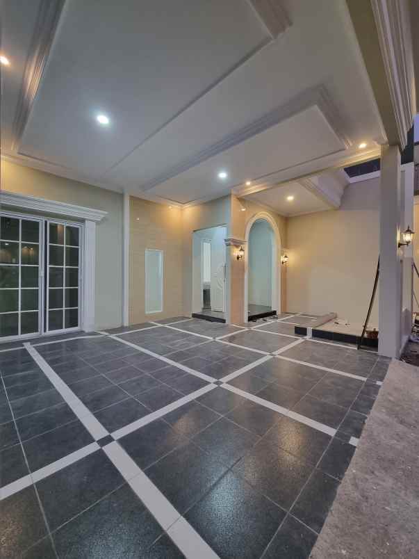 dijual rumah jalan raya depok