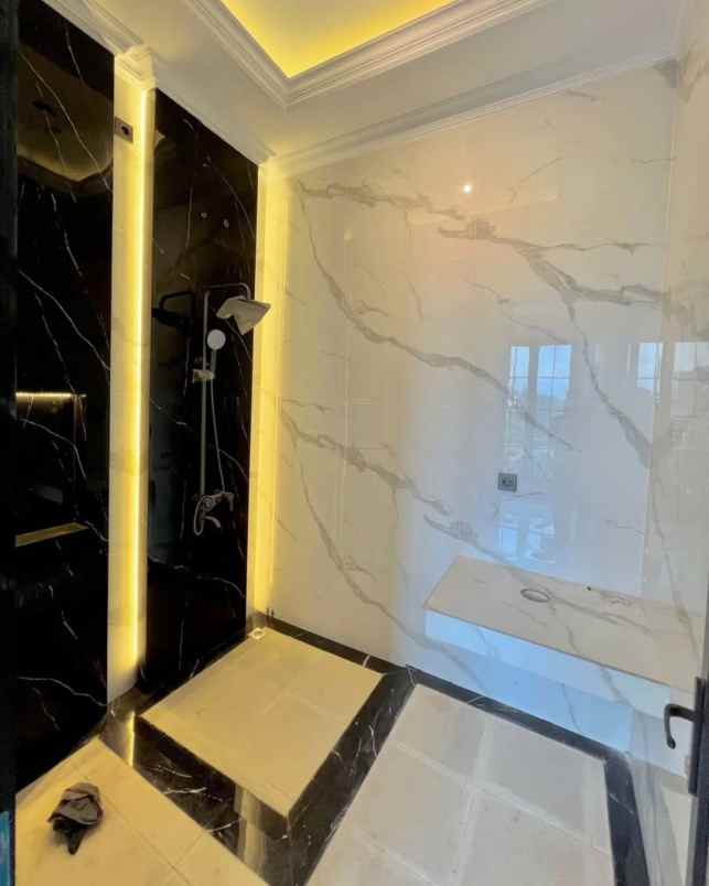 dijual rumah jalan raya jagakarsa