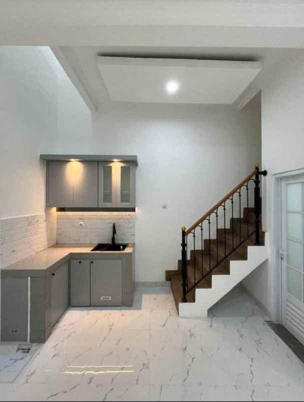 dijual rumah jalan raya jagakarsa