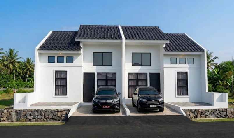 dijual rumah jalan raya megu cisoka