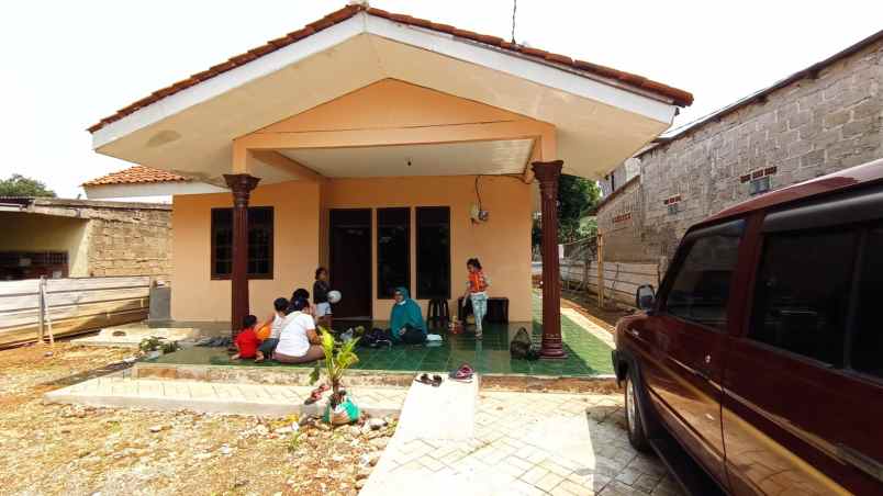 dijual rumah jalan raya parung