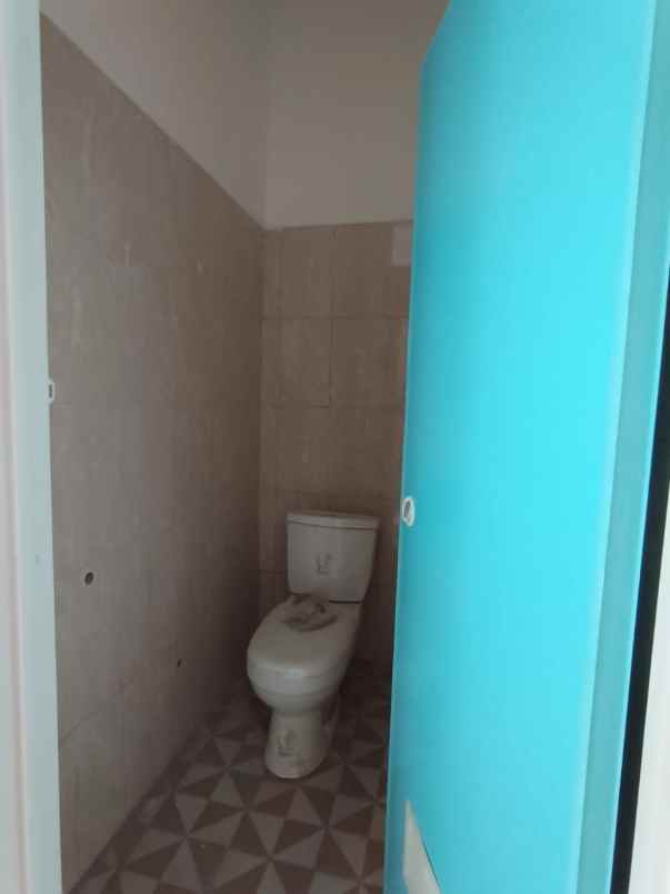 dijual rumah jalan raya sepatan mauk