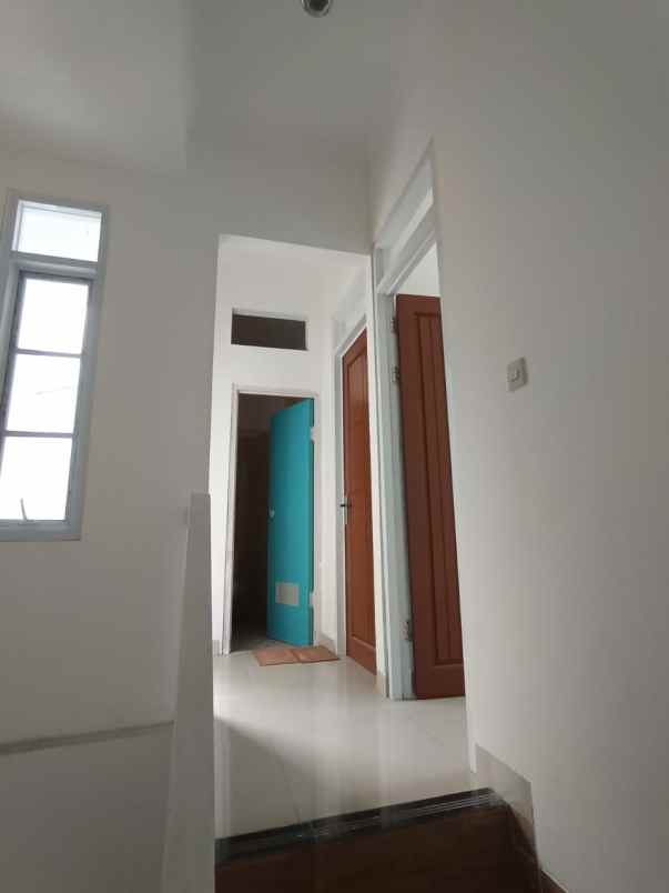 dijual rumah jalan raya sepatan mauk