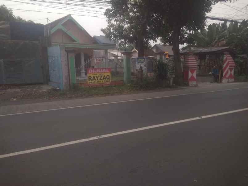 dijual rumah jalan raya surabanyak
