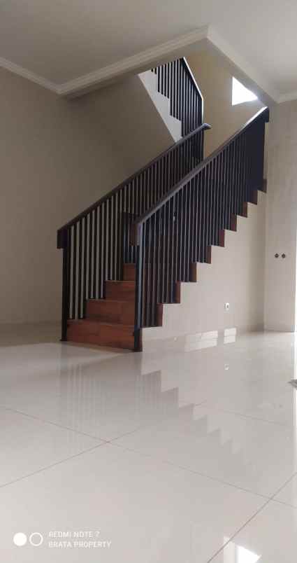 dijual rumah jalan setia