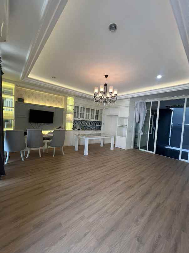 dijual rumah jalan taman puspa raya