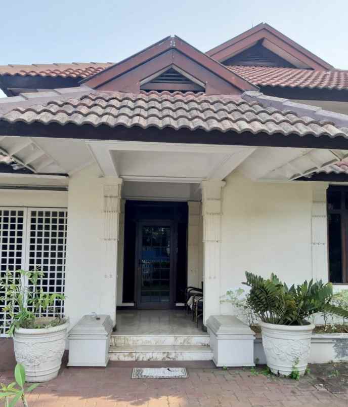 dijual rumah jalan tegal