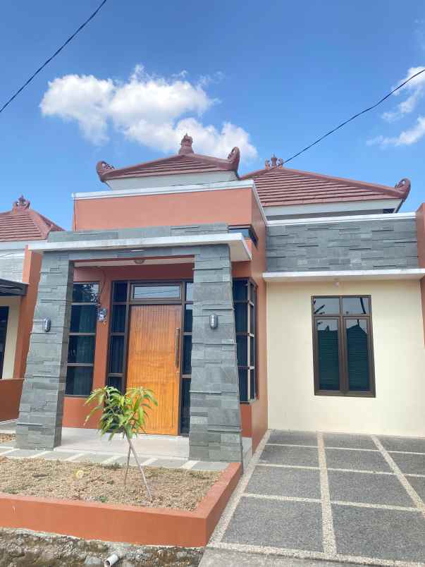 dijual rumah jalan utama karangpawitan