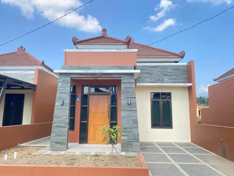 dijual rumah jalan utama karangpawitan