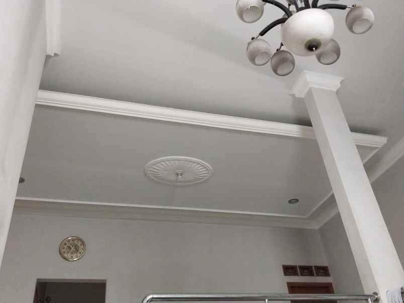 dijual rumah jatinegara