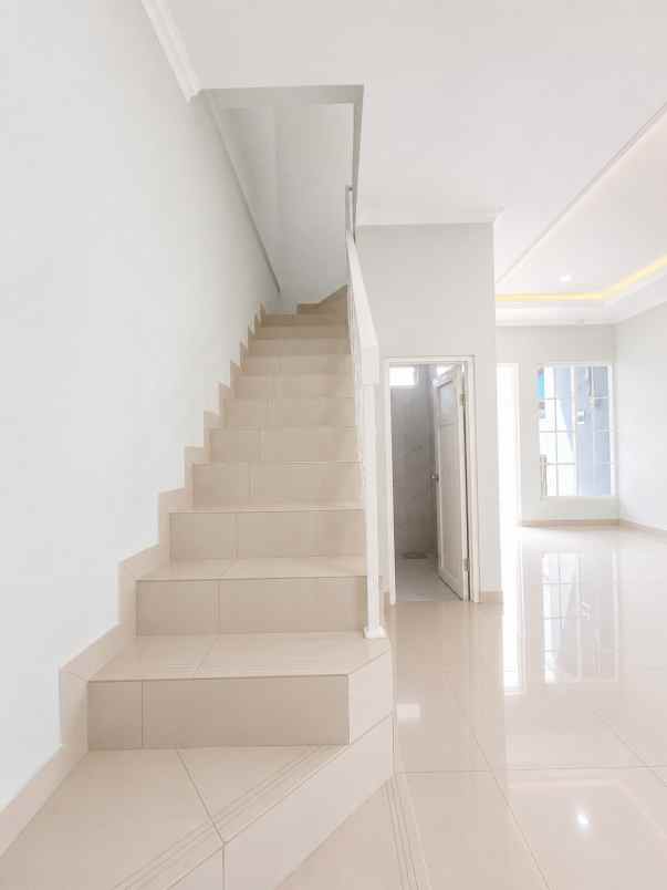 dijual rumah jatiranggon