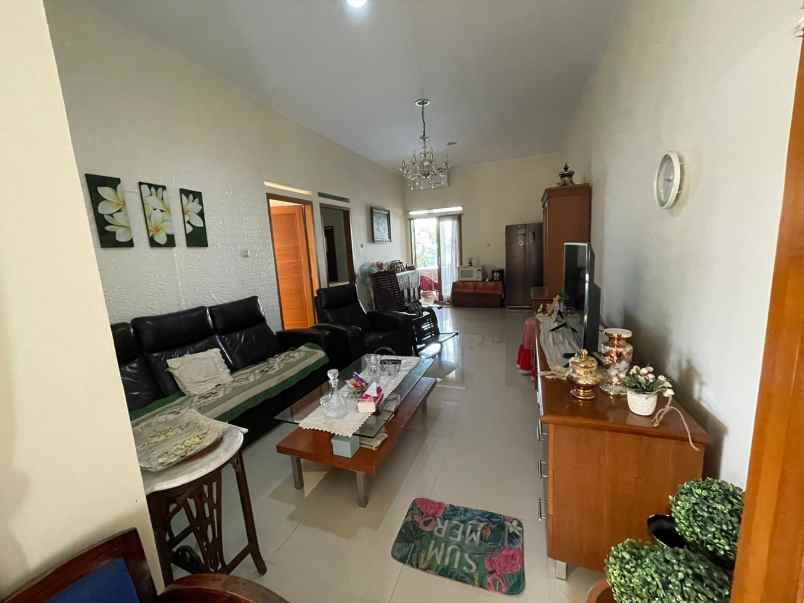dijual rumah jl arcamanik