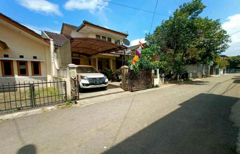 dijual rumah jl banjarsari antapani