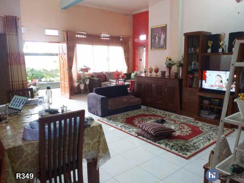 dijual rumah jl batu bolong pagutan