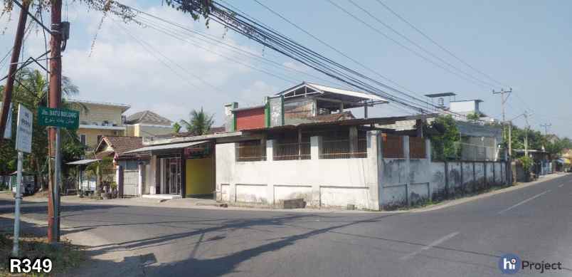 dijual rumah jl batu bolong pagutan