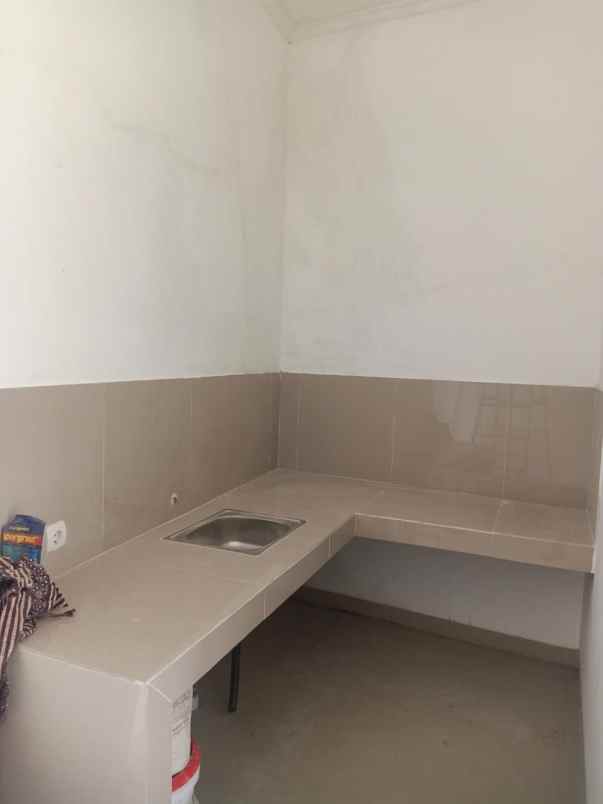 dijual rumah jl cahaya kemang permai