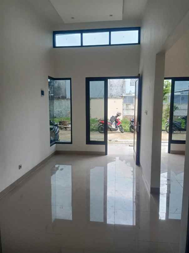 dijual rumah jl cahaya kemang permai
