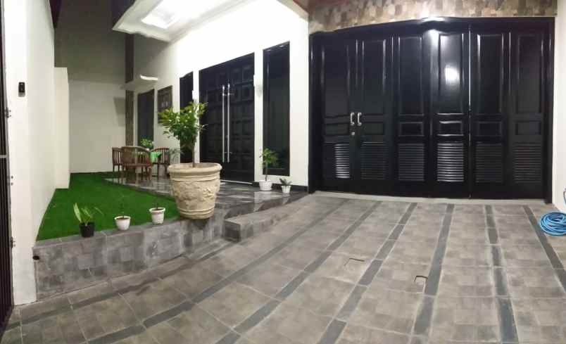 dijual rumah jl ciater raya serua