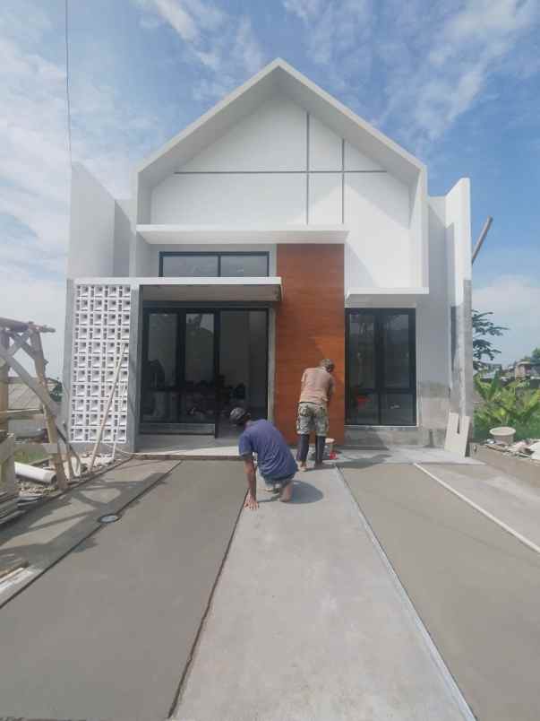 dijual rumah jl cijamil mekarsari ngamprah