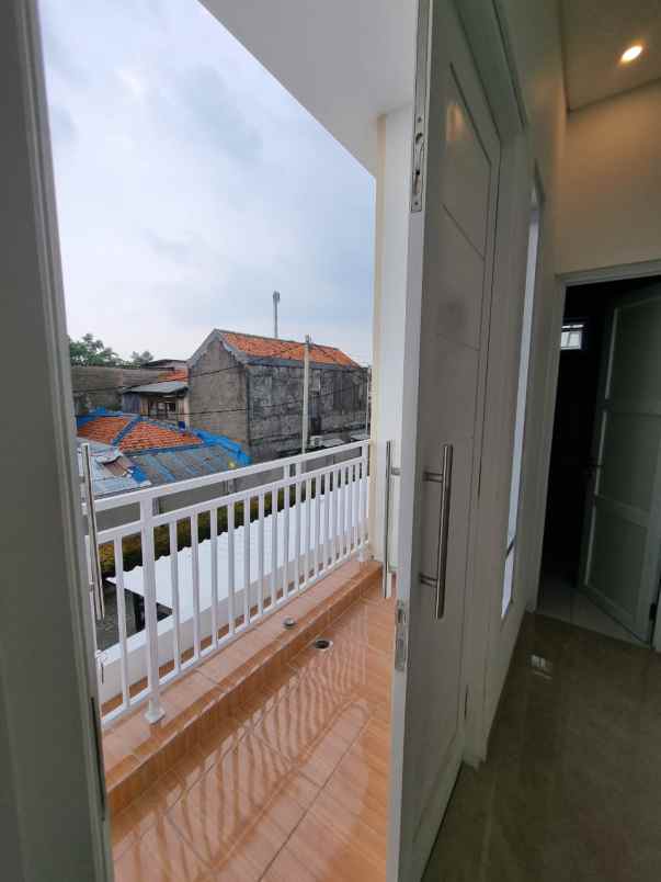 dijual rumah jl cinere raya cinere depok