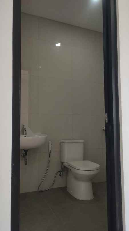 dijual rumah jl cipayung kec ciputat