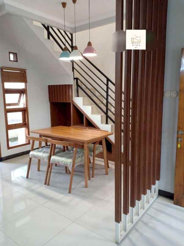 dijual rumah jl cipsmokolan buah batu