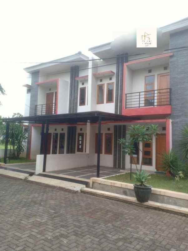 dijual rumah jl cipsmokolan buah batu