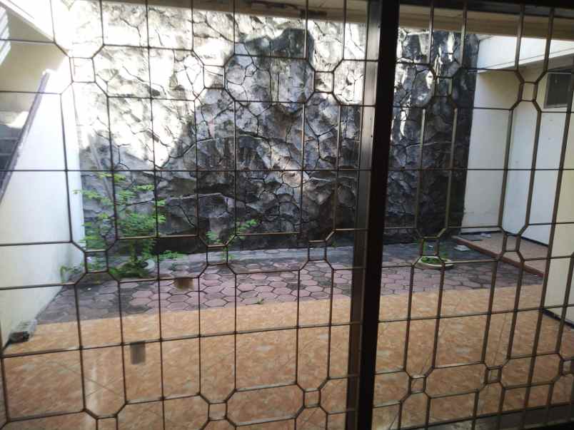 dijual rumah jl dharmahusada indah