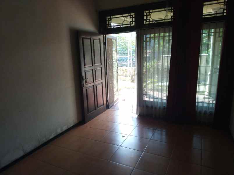 dijual rumah jl dharmahusada indah