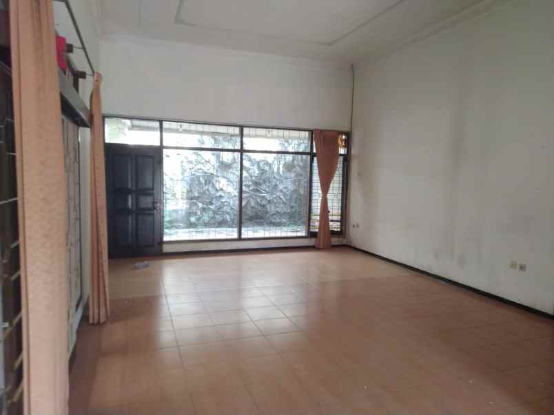 dijual rumah jl dharmahusada indah