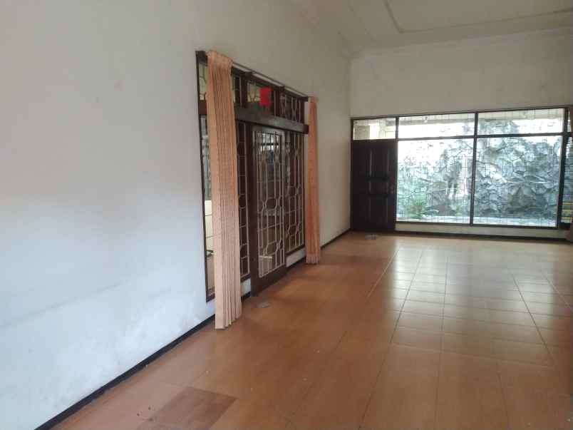 dijual rumah jl dharmahusada indah