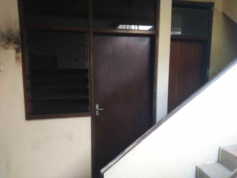 dijual rumah jl dharmahusada indah