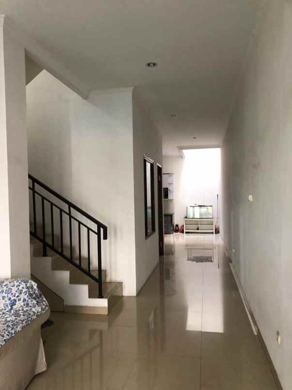 dijual rumah jl dr susilo