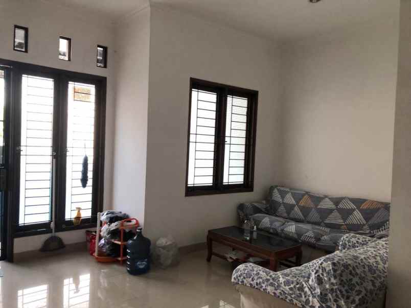 dijual rumah jl dr susilo