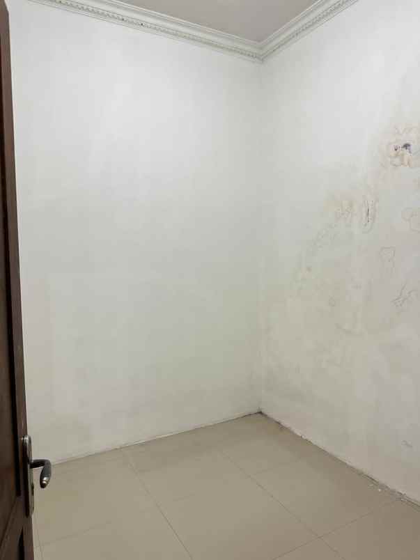 dijual rumah jl godean km 8