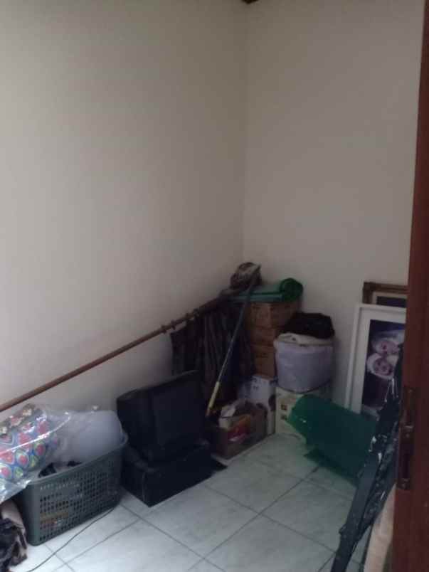 dijual rumah jl gunung batu