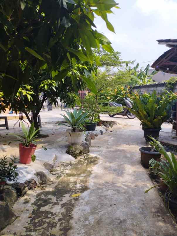 dijual rumah jl h een cilodong depok