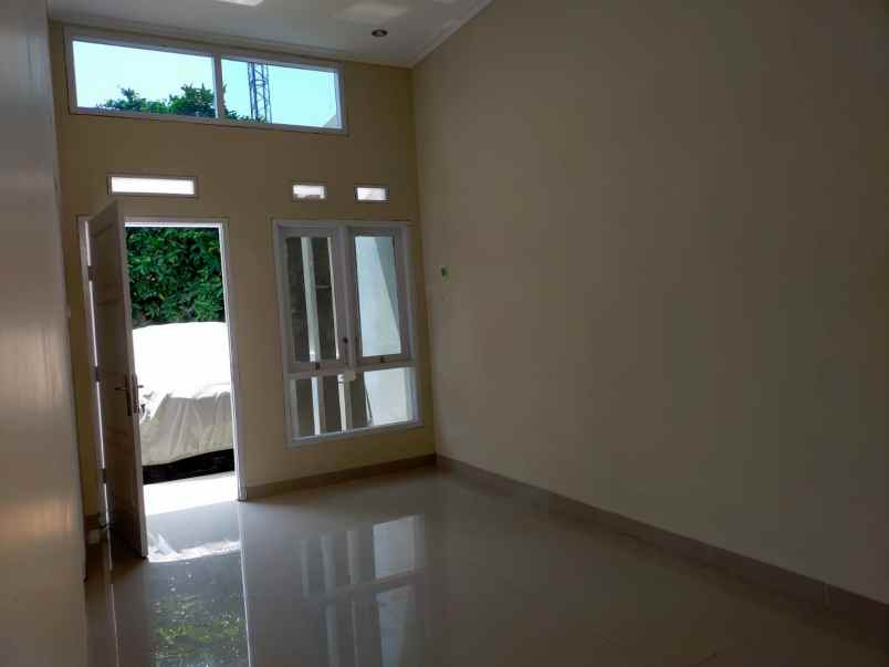 dijual rumah jl h nisan kp grogol