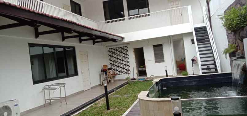 dijual rumah jl iskandarsyah kebayoran