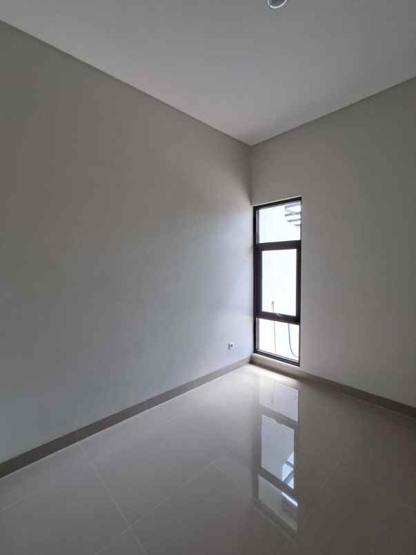 dijual rumah jl jupiter perumahan