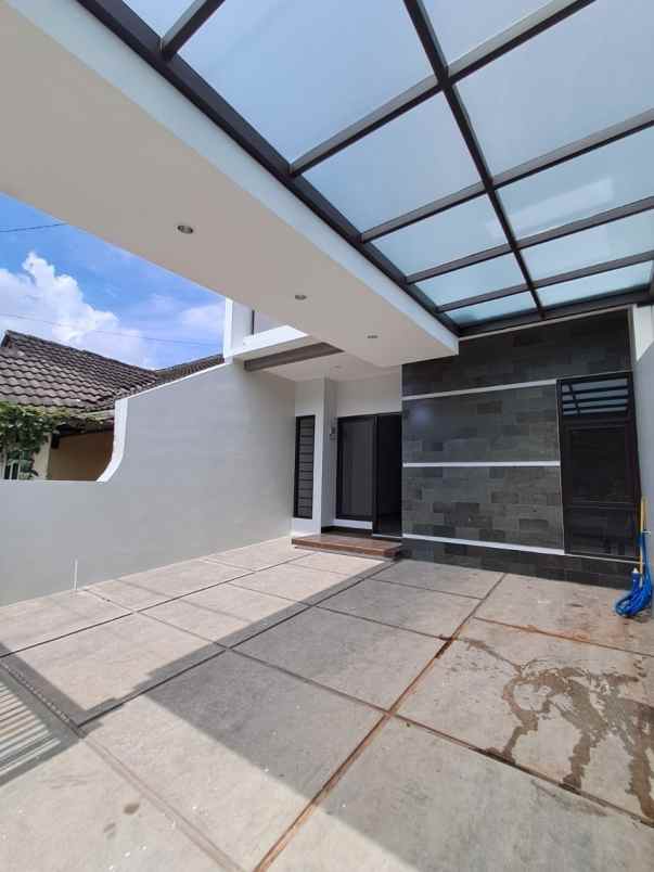 dijual rumah jl jupiter perumahan