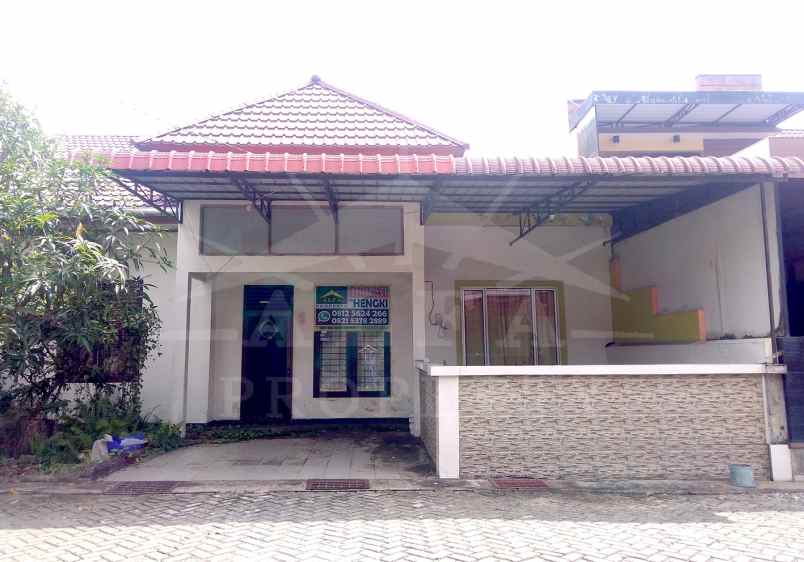 dijual rumah jl karya baru komp pondok