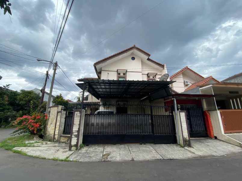 dijual rumah jl kawaluyaan indah