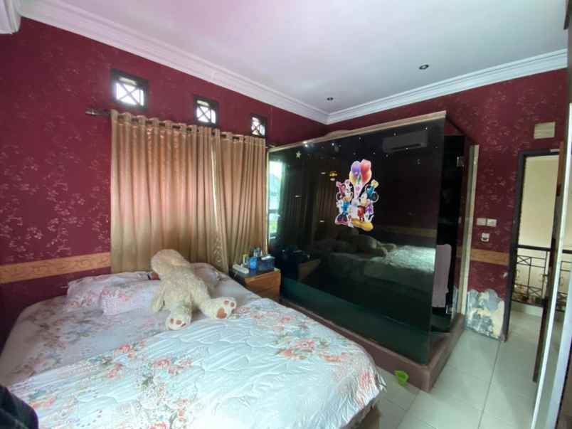 dijual rumah jl kawaluyaan indah