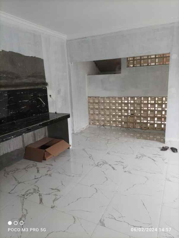 dijual rumah jl kelurahan duren sawit