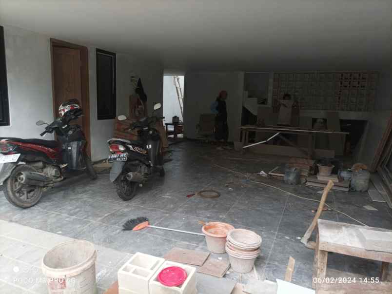 dijual rumah jl kelurahan duren sawit