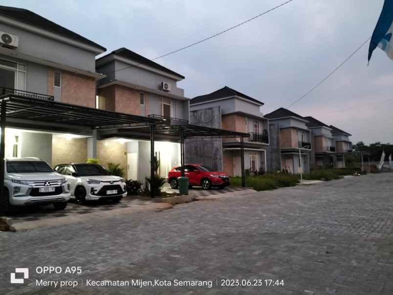 dijual rumah jl krajan selatan